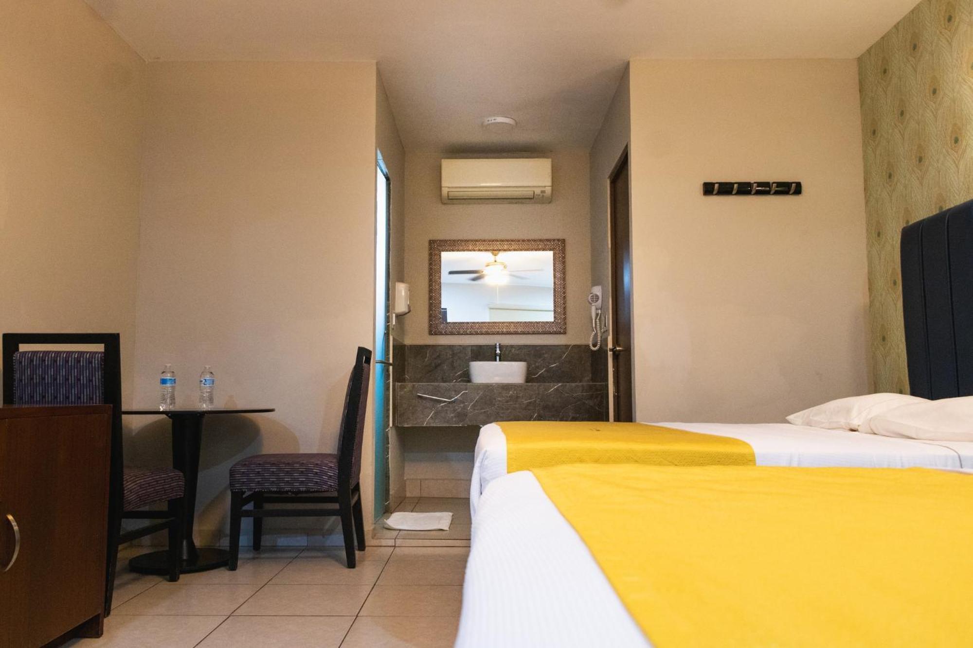 Hotel Maioris El Diez Culiacán Exteriör bild